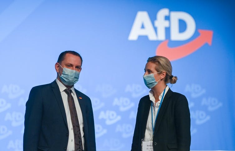 Tino Chrupalla, porte-parole fédéral, et Alice Weidel, porte-parole fédérale adjointe, s’expriment lors du congrès du parti d’extrême droite AfD